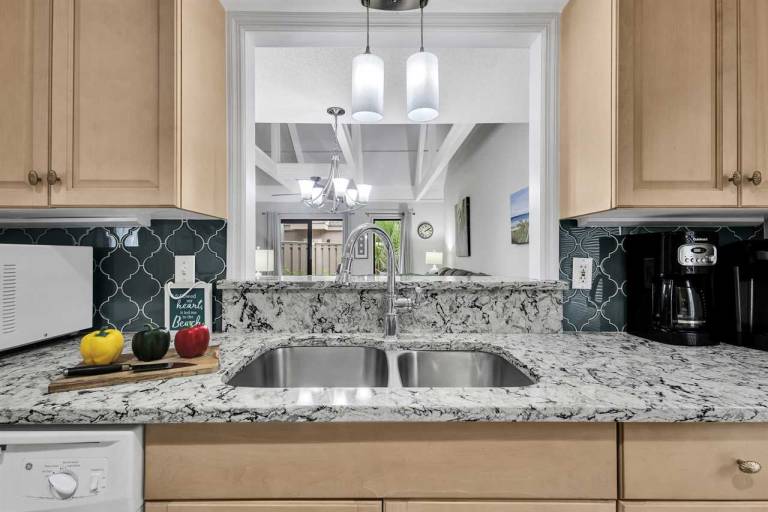 Fully equipped condo with pool | Pets are welcome — photo 3