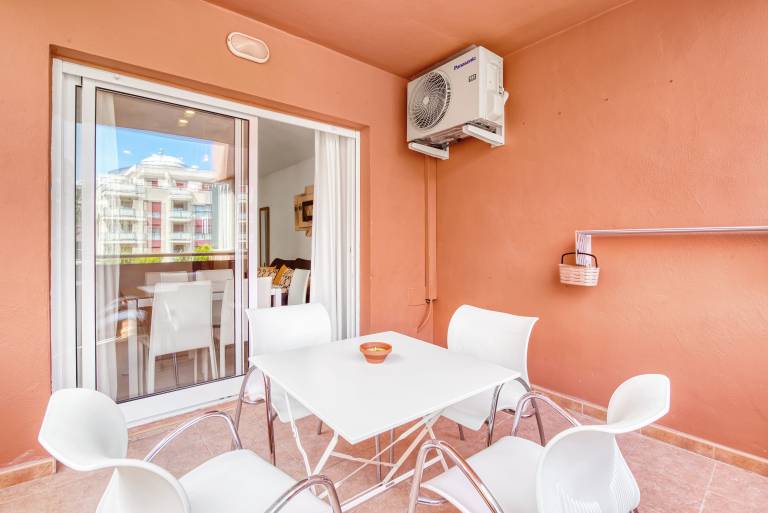 Apartment with pool, terrace & fast internet | Garden view | Close to the beach | Pet-friendly — photo 4