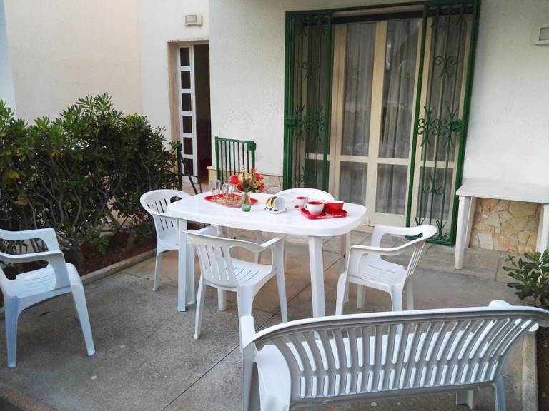 Rental apartment with yard | Garden view — photo 5