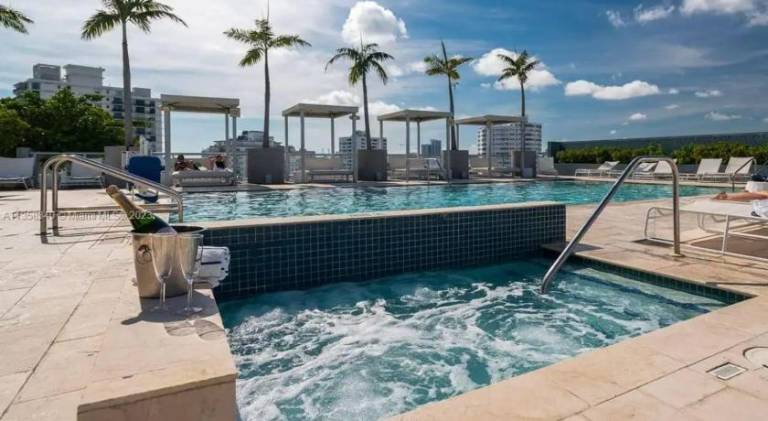 Holiday apartment with sauna, yard & hot tub | Close to Miami Beach Botanical Garden | Beach nearby | Good for workation | Dogs allowed — photo 5