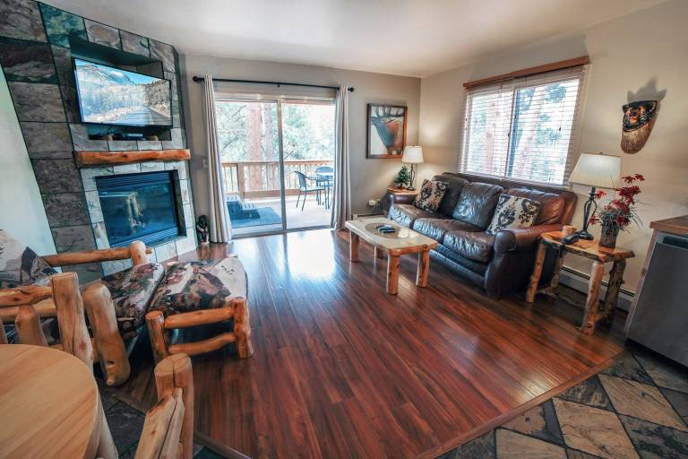 Condo with private pool & terrace in Estes Park, CO