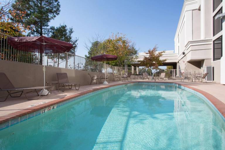 Wyndham Grand Executive Center Little Rock Airport — photo 2
