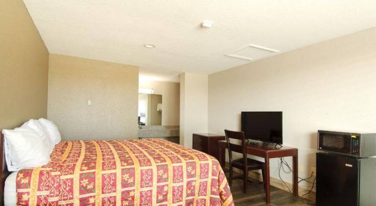 Town and Country INN — photo 3