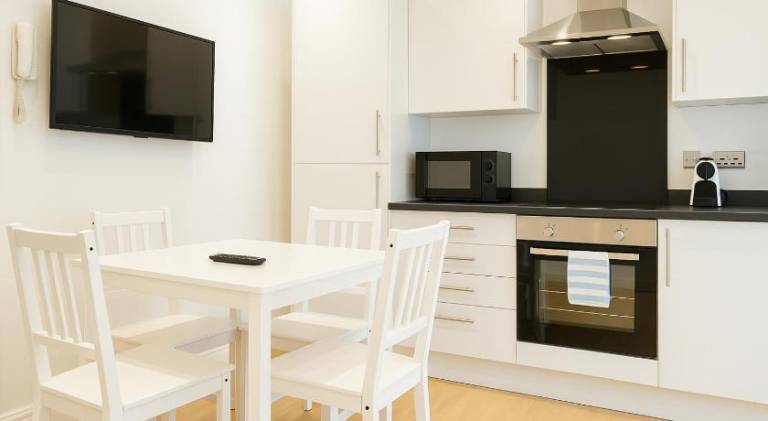 Rental apartment | Near Cardiff Castle — photo 3
