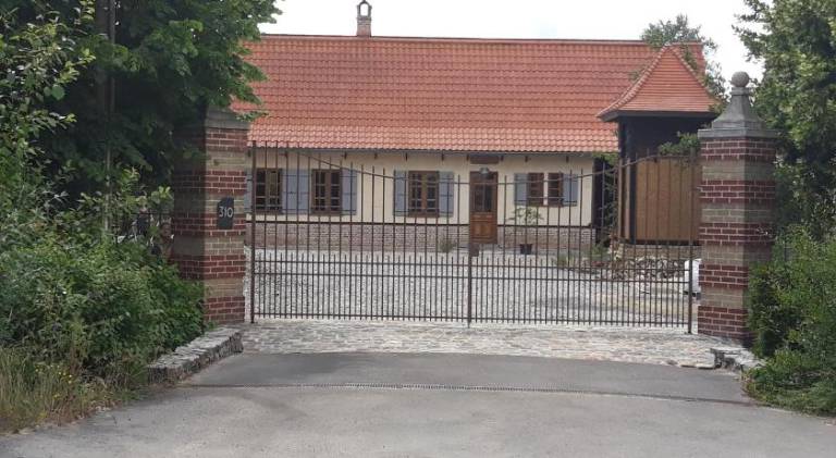 Vacation home with 1 room for 4 persons in Calais