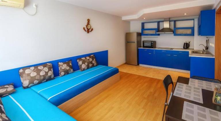 Holiday apartment with pool | Next to the beach | Dogs allowed — photo 2