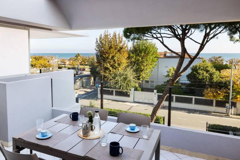 Fully equipped holiday apartment with garden & pool | Sea view | Close to the beach | Pets allowed — photo 2