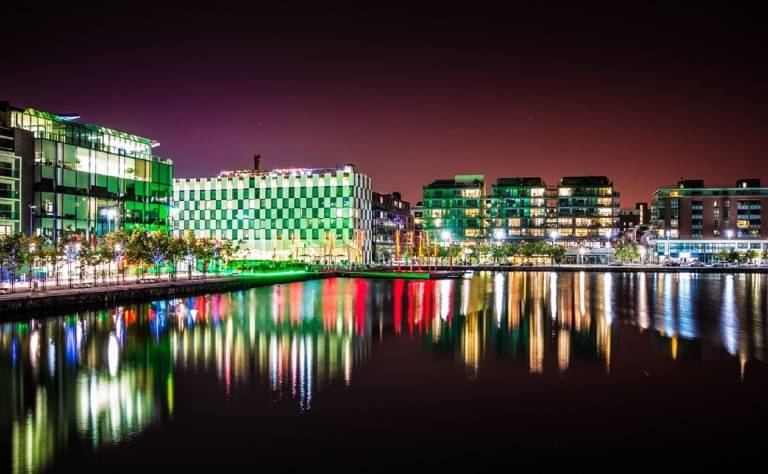 Huis  Grand Canal Dock