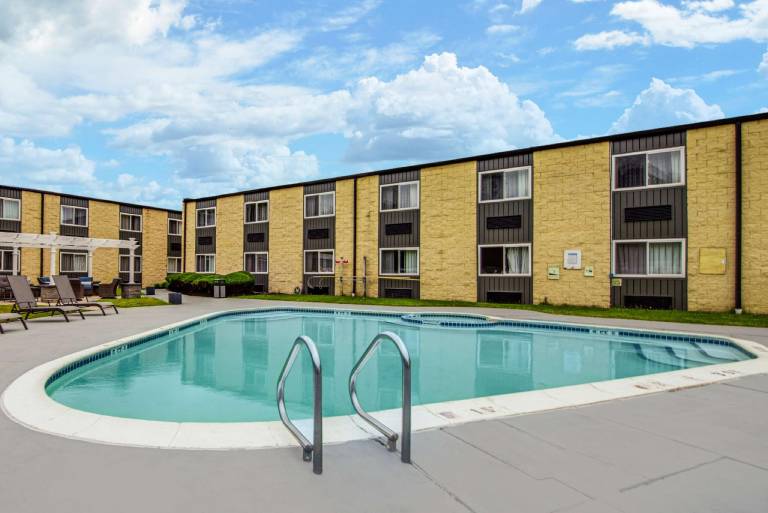 SureStay Plus by Best Western McGuire AFB Jackson — photo 3