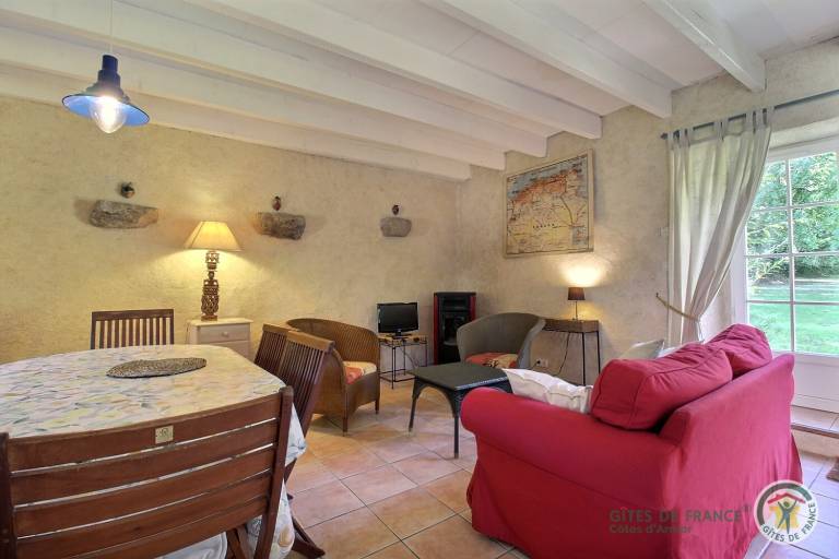 Gite with patio & yard — photo 4