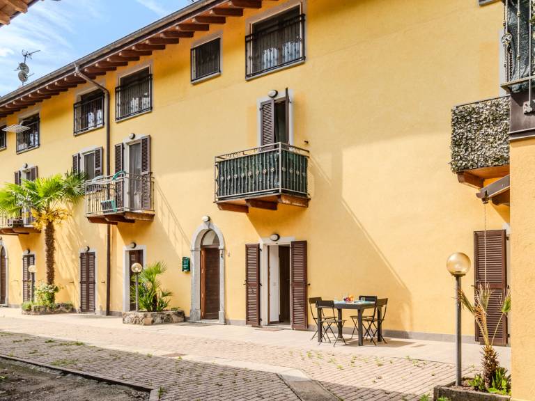 Ferienwohnung mit Hund in Carlazzo für max. 4 Personen Ferienwohnung mit Hund in Carlazzo für max. 4 Personen