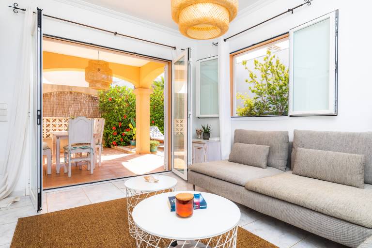 Family-friendly nice vacation home with private pool, fast internet & terrace | Mountain view | Pet-friendly — photo 5