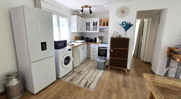Charming vacation home with barbeque, garden & terrace | Suitable for remote work | Dogs allowed — photo 4