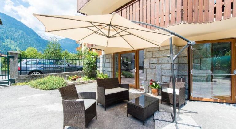 Nice serviced apartment with yard & terrace | Pets allowed — photo 3