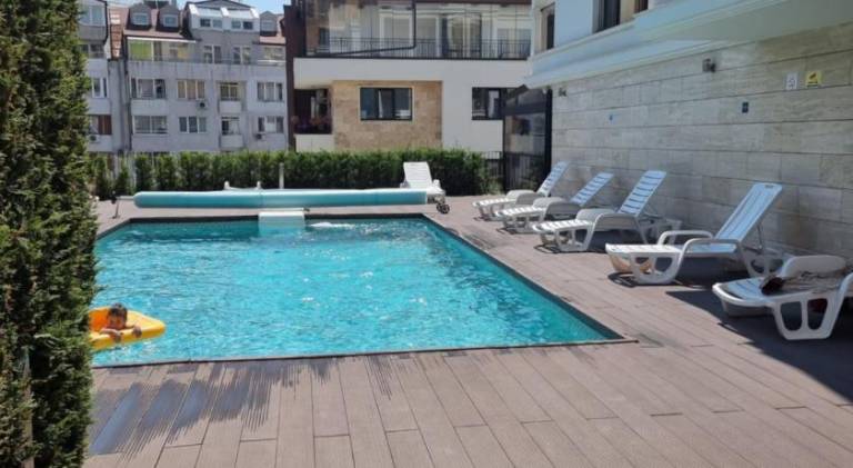 Lovely rental apartment with terrace & pool | Pets allowed — photo 4