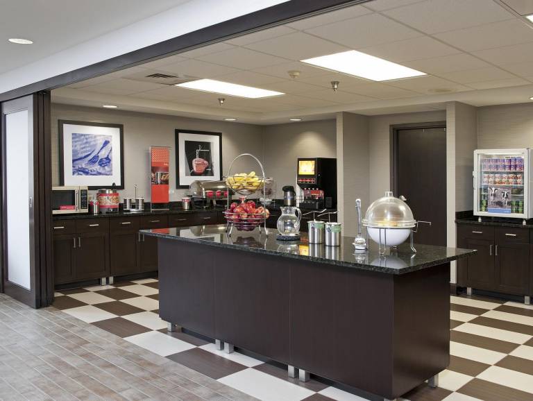 Hampton Inn & Suites Chicago/Lincolnshire in Vernon Hills, IL