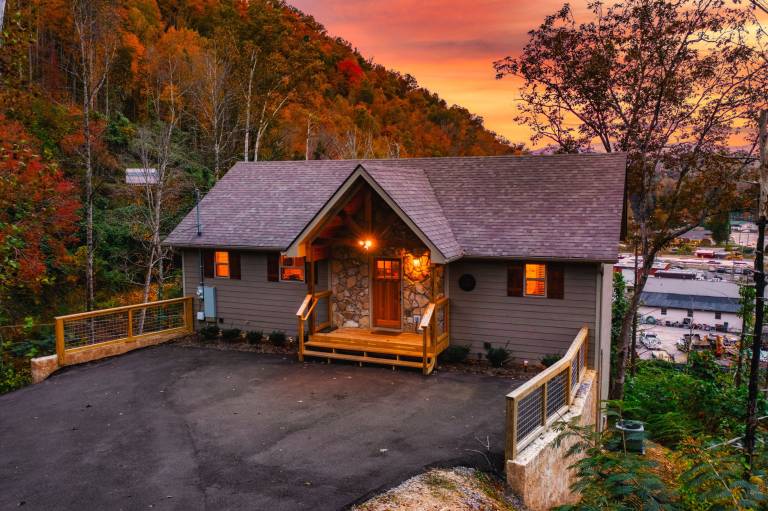 Stunning 4 King Suites Hot Tub Views GameRm in Gatlinburg, TN