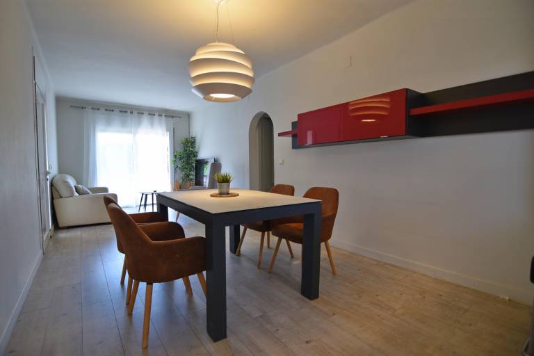 Apartment with terrace & garden — photo 4