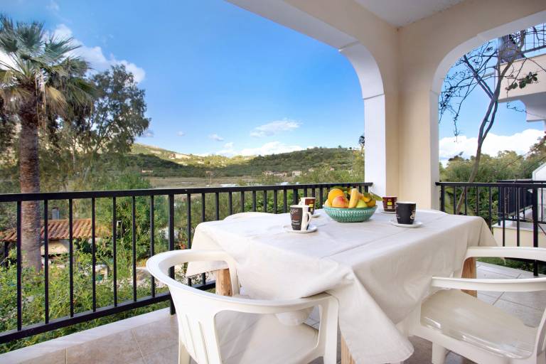 Holiday apartment with terrace, fast internet & yard | Garden view — photo 5