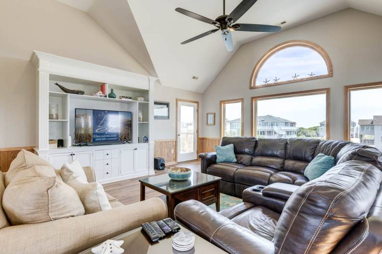 Legacy 980 ft from the beach Dog Friendly, Private Pool, Hot Tub Corolla — photo 5