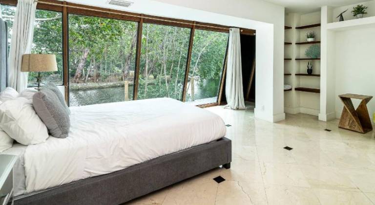 Spacious villa with pool | Pets are welcome — photo 2