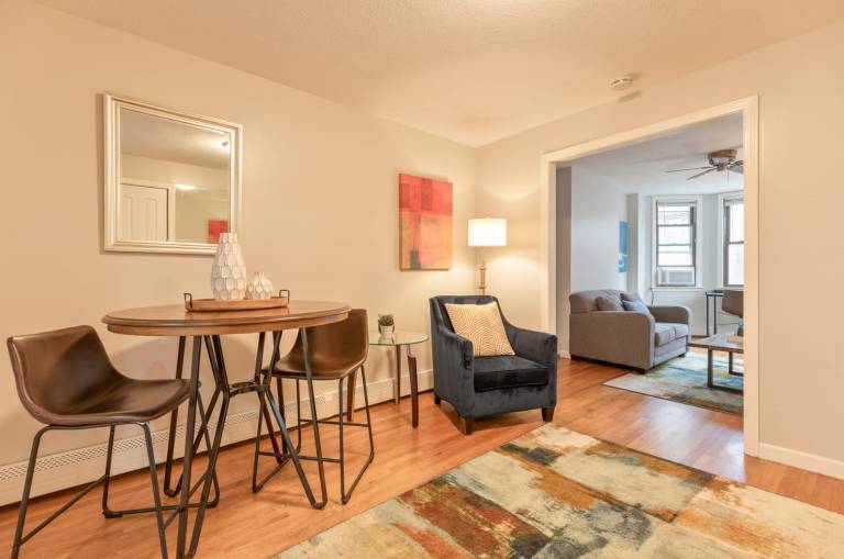 Family-oriented apartment | Near Faneuil Hall | Suitable for remote work | Dogs allowed — photo 3