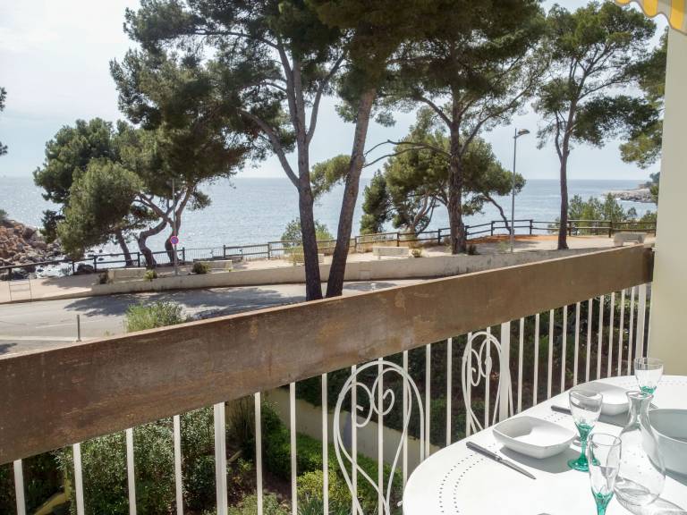 Fully equipped nice rental apartment with patio | Sea view | Pet-friendly — photo 3