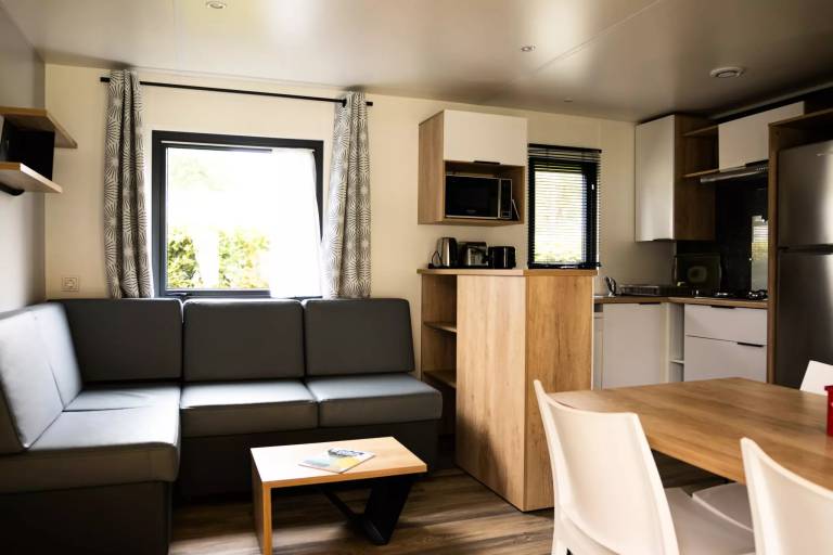 Fully equipped mobile home with yard, terrace & BBQ | Dogs allowed — photo 2