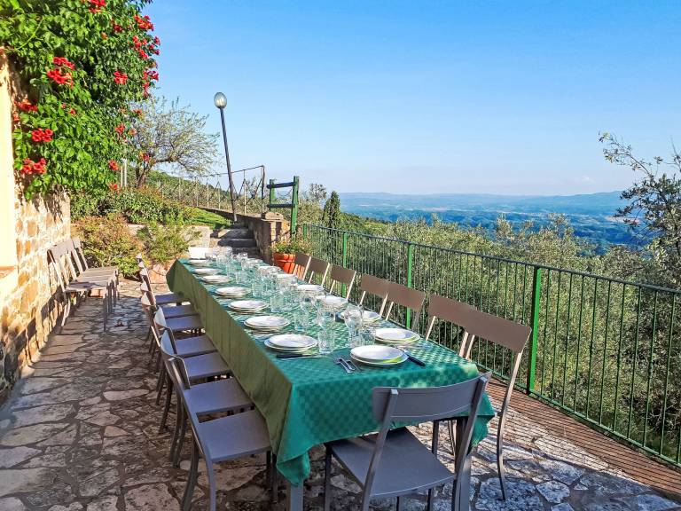 Vacation home with grill, yard & private pool — photo 3