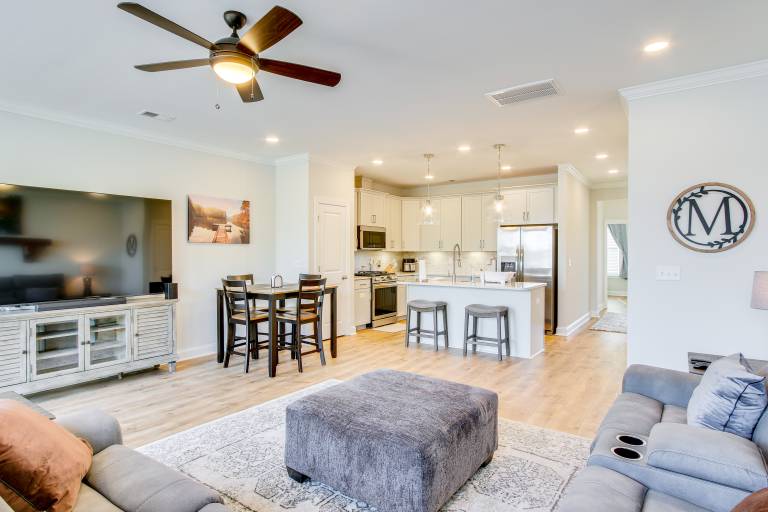 Lake Greenwood Getaway w/ Docks & Waterfront Views — photo 4