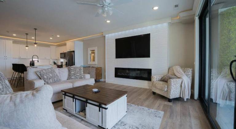 Vacation home with pool | Pets are welcome — photo 2