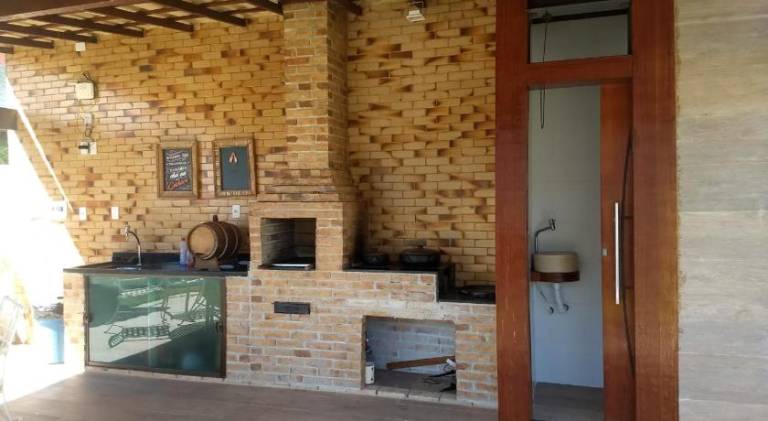 House with pool — photo 4