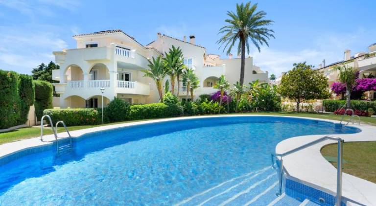 Holiday apartment with private pool, patio & garden in Estepona