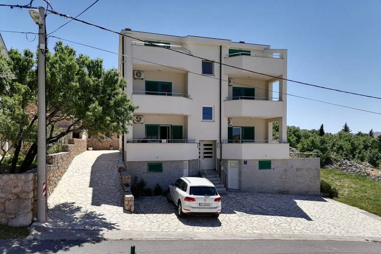 Apartament  Karlobag