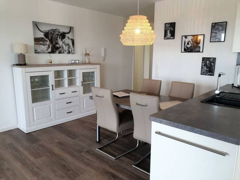 Moderne, hochwertige Ferienwohnung, Sauna, großer Balkon, Meerblick, strandnah — photo 4