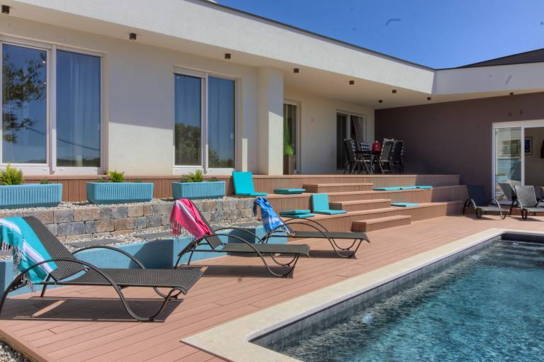 Villa with barbeque, heated pool & terrace — photo 2