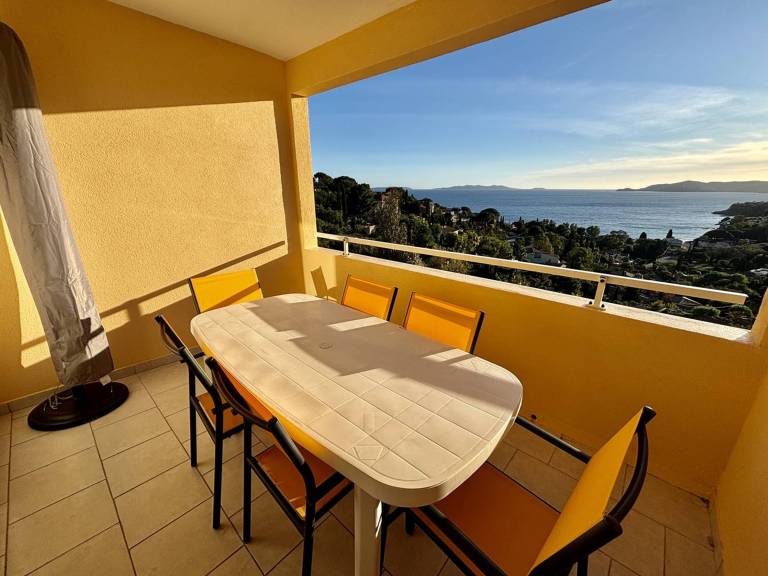 Nice rental apartment with barbeque | Next to the beach | Pet-friendly in Le Lavandou
