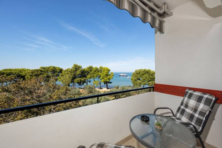 Holiday apartment with 2 rooms for 5 persons — photo 2