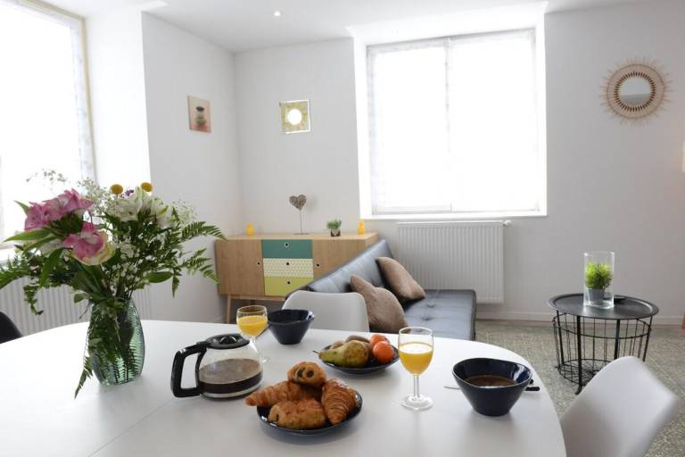 Rental apartment with 2 rooms for 5 persons — photo 3