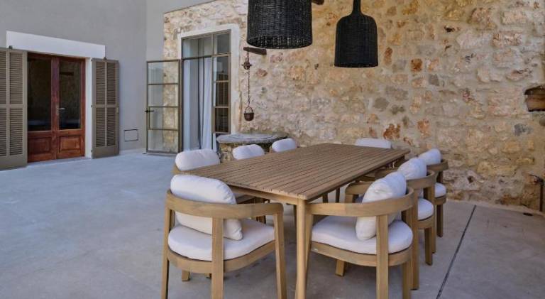 Villa with pool — photo 5