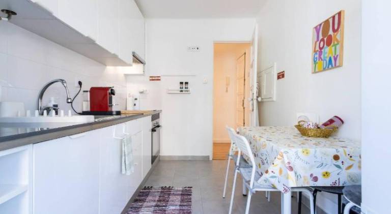 Serene 2-bedroom flat with garden view in Benfica — photo 3