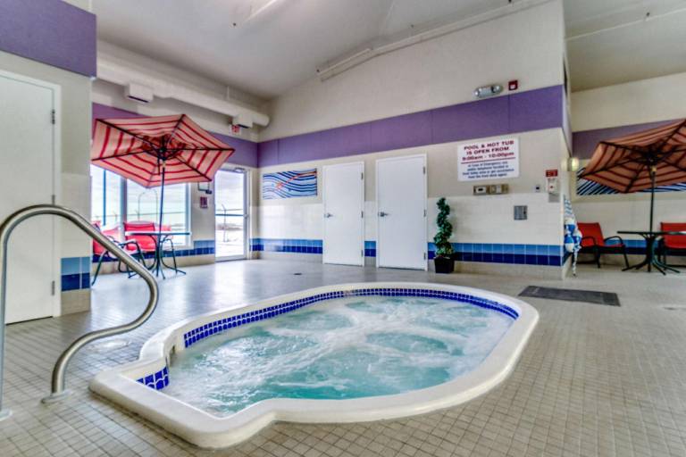 Motel 6 Saskatoon, SK — photo 2