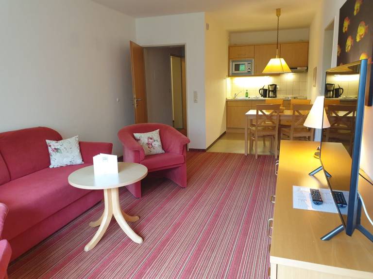 Schönes 3-Zimmer-Appartement mit Balkon (West) in zentraler Lage — photo 2
