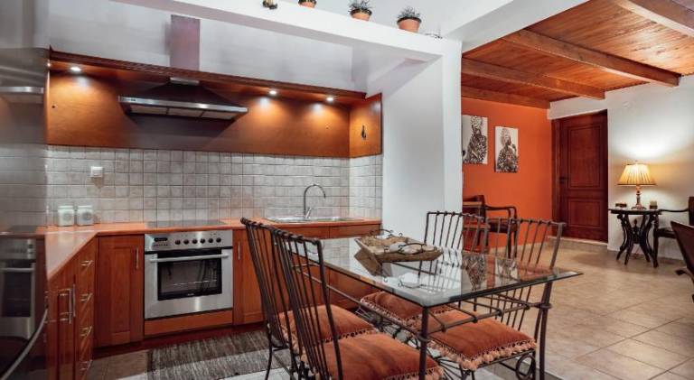 Vacation home with garden, grill & patio | Perfect for remote work | Pets are welcome — photo 4