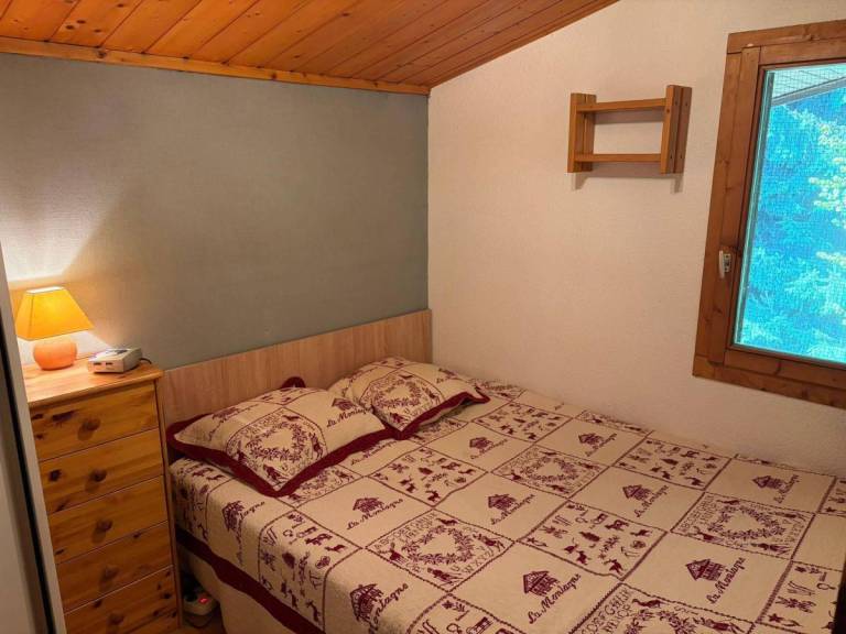 2nd floor, view mountain, swimming pool, terrace, parking, tv, ski locker, 24m², Combloux — photo 5