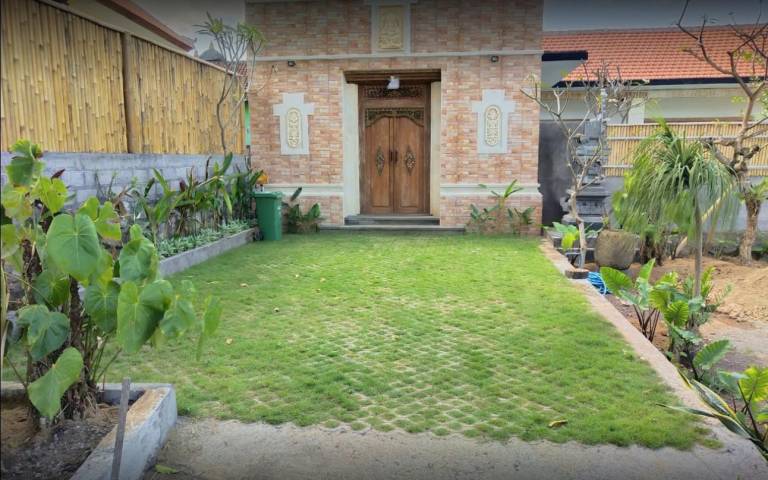 Ample villa with pool & yard | Suitable for remote work | Dogs allowed in Canggu