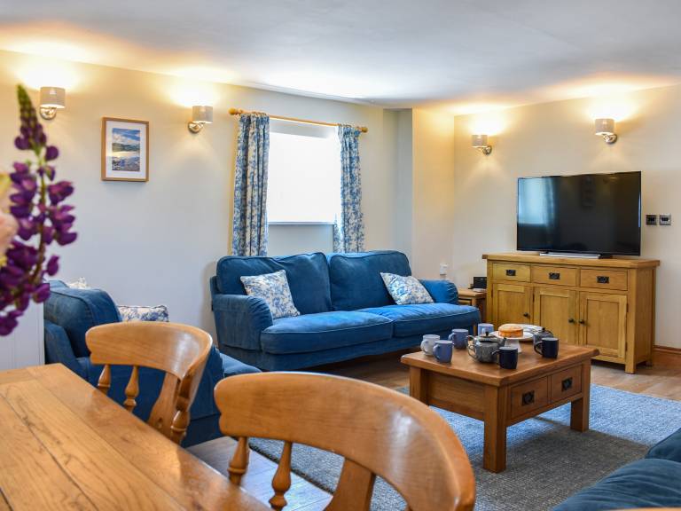 Family-oriented pleasant cottage | River view | Dogs allowed — photo 3