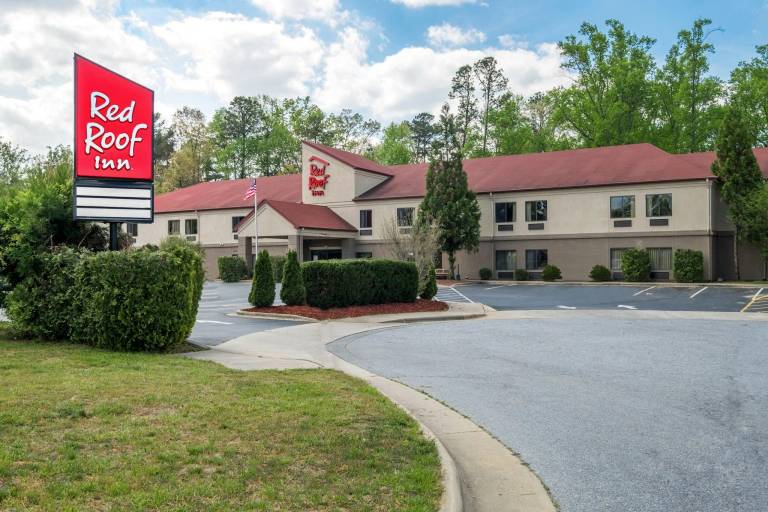 Red Roof Inn Hendersonville — photo 4