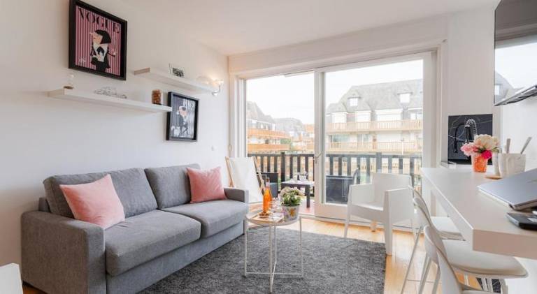 Rental apartment with patio | Close to the beach | Pets are welcome — photo 2