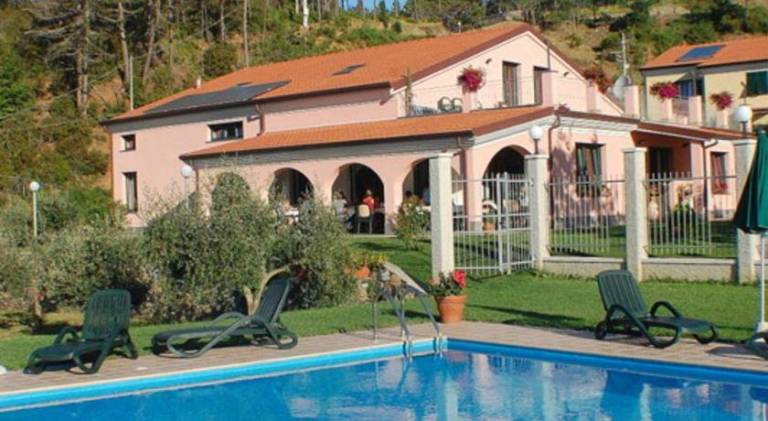 House with garden & pool — photo 3